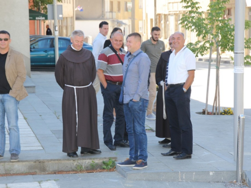 FOTO: Polaganjem vijenaca i svečanom sjednicom započelo obilježavanje Dana općine