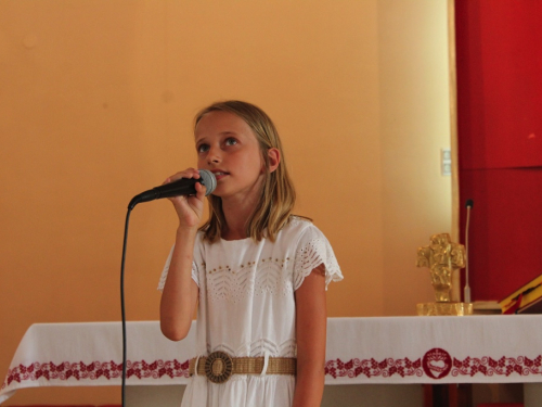 FOTO: U Prozoru održan dječji festival 'Djeca pjevaju Isusu'