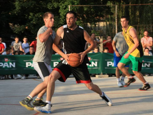 FOTO: Počeo turnir u uličnoj košarci "Streetball Rama 2014."