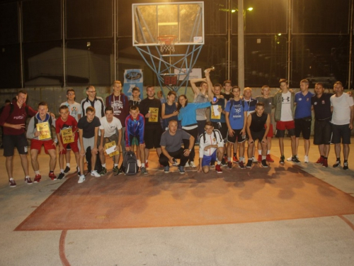 Foto: Internet club dd pobjednik je Streetball Rama 2018. za juniore