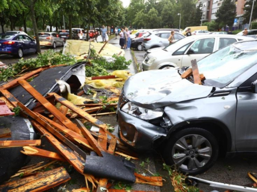 Nevrijeme u Zagrebu: Poginule dvije osobe, mnogo je ozlijeđenih