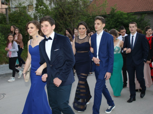 FOTO/VIDEO: Matura 2016. - Defile mladosti i ljepote na ulicama Prozora