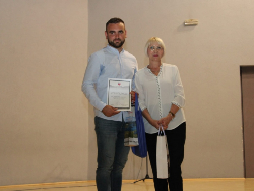 FOTO: U Prozoru održana večer folklora