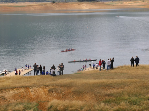 FOTO: Na Ramskom jezeru održana 8. veslačka regata