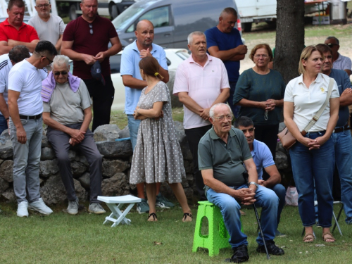 FOTO: Na Vranu služena sv. misa za poginule duvandžije