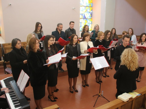 FOTO/VIDEO: Nadbiskupijski križni put mladih na Šćitu