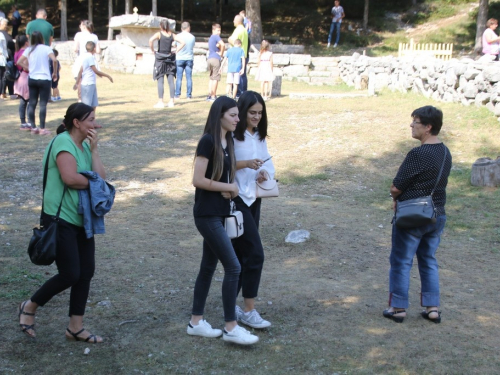 FOTO: Na Vranu služena sv. misa za poginule duvandžije