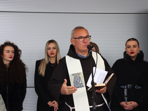 FOTO/VIDEO: Svečano otvoren prodajni centar Baković u Ripcima