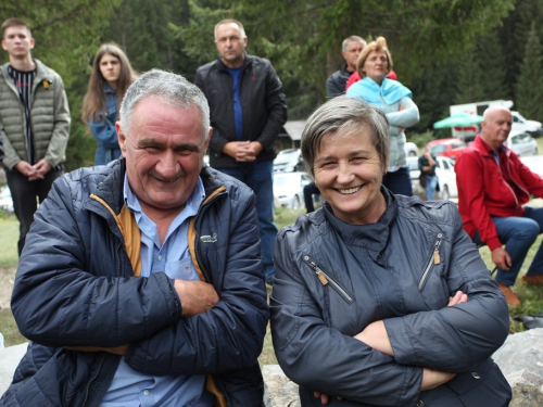 FOTO: Na Vranu služena sv. misa za poginule duvandžije