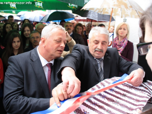 FOTO/VIDEO: Svečano otvorena tvornica "Rama tex" u Gračacu