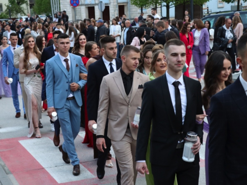 FOTO/VIDEO: Matura 2023. - Defile mladosti na ulicama Prozora