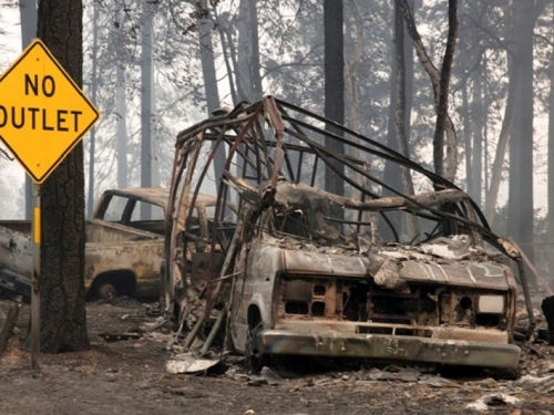 Broj nestalih nakon požara u Kaliforniji pao sa 1200 na 25 ljudi