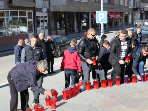 FOTO: Povodom Svih svetih u Prozoru zapaljene svijeće za poginule i preminule branitelje