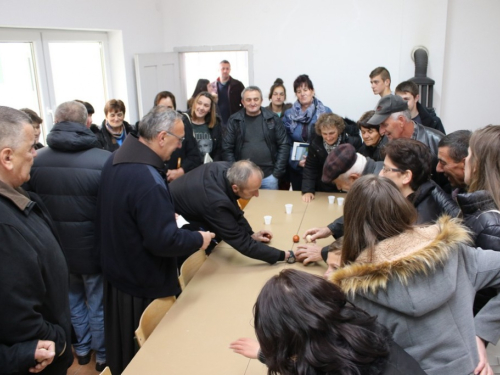 FOTO/VIDEO: Na Orašcu održan turnir u tucanju jaja