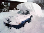 VIDEO: Kako brzo očistiti automobil od snijega