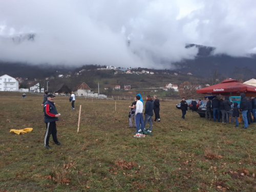 FOTO: Božićno druženje u Rumbocima kroz igru 'klisa i pale'