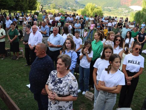 FOTO: Započela trodnevnica na Šćitu uoči Male Gospe, prvi dan posvećen školarcima