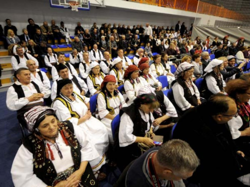 FOTO: Ramci na ''Običajima starog zavičaja'' okupili folkloraše iz tri države