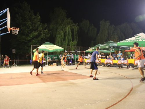 FOTO: Ekipa ''ALF Market'' osvojila Streetball za juniore