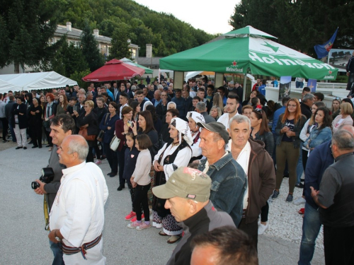 FOTO/VIDEO: Prvi susret iseljenih Uzdoljana i Dan 3. bojne brigade Rama i branitelja Uzdola