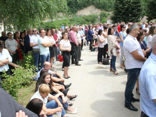 FOTO: Vanjska proslava sv. Ante u župi Gračac