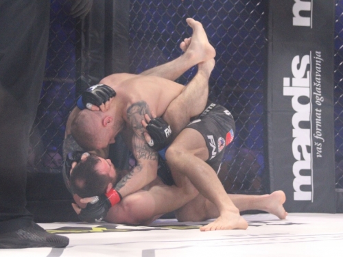FOTO/VIDEO: Ivan Sičaja – treća profesionalna MMA pobjeda