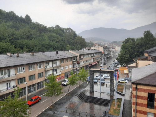 Čekaju nas pljuskovi s grmljavinom