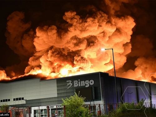 Požar u Bingu pod kontrolom: Vatra krenula iz odjela za namještaj?