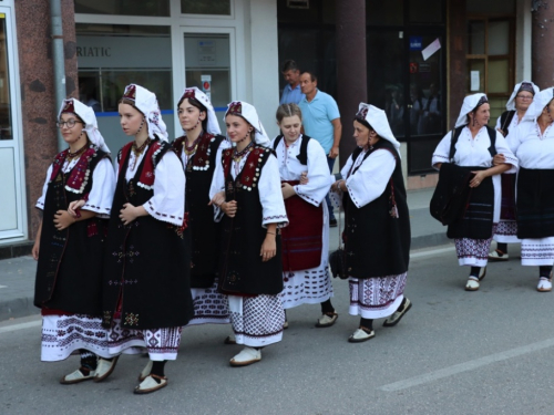 FOTO/VIDEO: 2. večer folklora u Prozoru - ''Običaje svoje zaboravit neću''