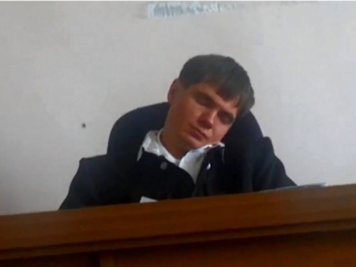Sudac zaspao tijekom suđenja i osudio optuženika na 5 godina robije