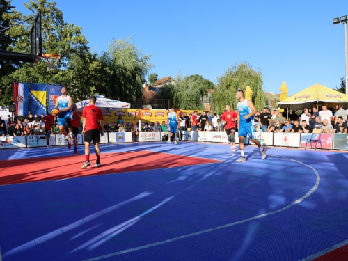 FOTO: Ekipa ''Ba.Riba'' pobjednik 20. Streetball Rama 2022.