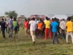 Navijači u Gani uletjeli u teren i do krvi premlatili suce