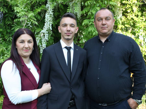 FOTO: Matura 2026. - Defile mladosti na ulicama Prozora