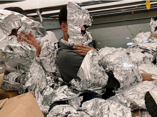 Migranti se omotavaju aluminijskom folijom da prođu rendgensku kontrolu