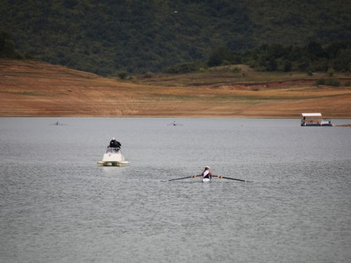 FOTO: Na Ramskom jezeru održana 10. veslačka regata