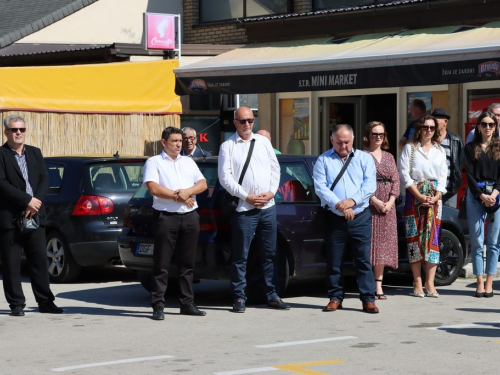 FOTO: Polaganjem vijenaca i svečanom sjednicom započelo obilježavanje Dana općine