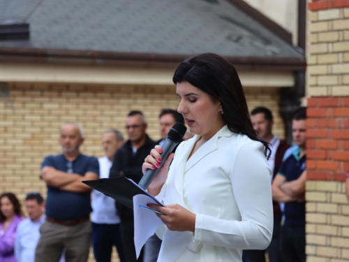 FOTO: Polaganjem vijenaca i svečanom sjednicom započelo obilježavanje Dana općine