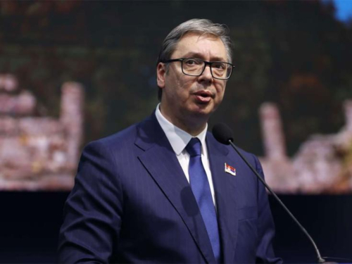 Srbija: Vladajuća većina skupila potpise za referendum kontra Vučića