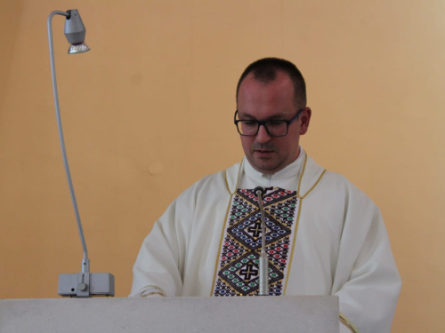 FOTO: Dan posvete crkve i duhovnih zvanja u župi Prozor