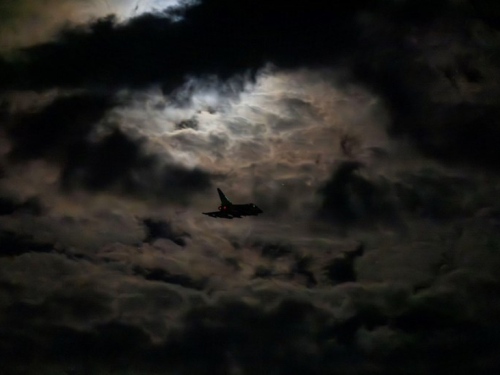 Britanci i Francuzi zajedno bombardirali podzemno skladište Islamske države u Siriji