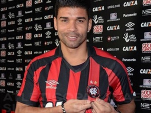 Eduardo da Silva potpisao jednogodišnji ugovor s novim klubom