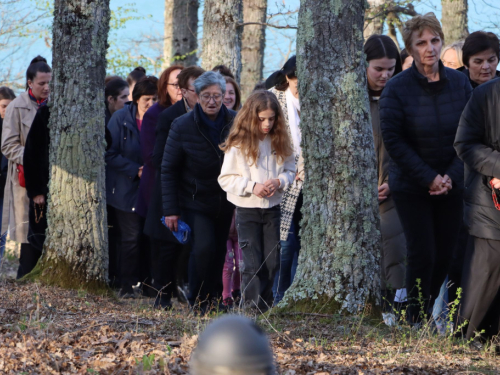 FOTO: Put križa kroz fratarski gaj na Šćitu