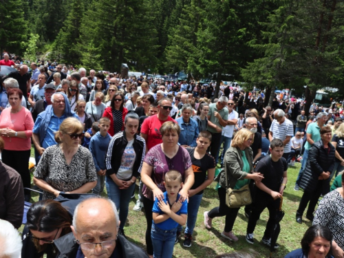 FOTO/VIDEO: Tisuće vjernika na Kedžari proslavilo 'Divin dan'