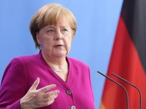 Merkel: Stroge mjere mogle bi ostati na snazi do Uskrsa