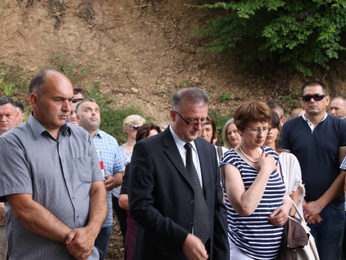 FOTO: Na Pomenu otkrivena spomen-ploča dvojici poginulih branitelja iz Rame