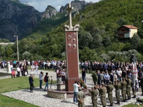 Ratni veterani iz regije odali počast ubijenim hrvatskim civilima u Grabovici
