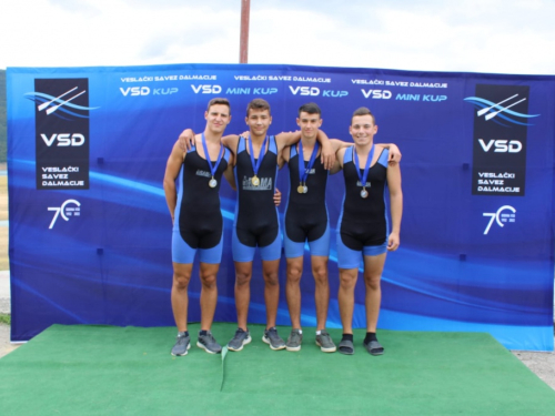 FOTO: Na Ramskom jezeru održana 10. veslačka regata