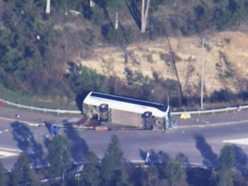 Autobus se vraćao sa svadbe i sletio s ceste, najmanje 10 ljudi poginulo