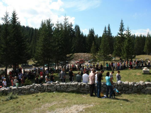 FOTO: Misa za poginule duvandžije na Vran planini