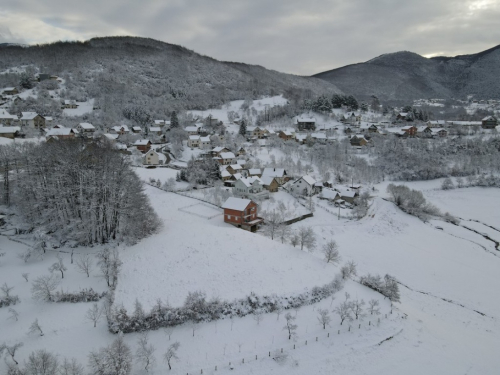 FOTO: Proljetni snijeg zabijelio Ramu